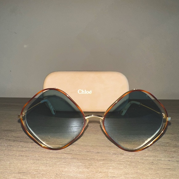 Chloe Blue Gradient Sunglasses w/ Case - Picture 1 of 5